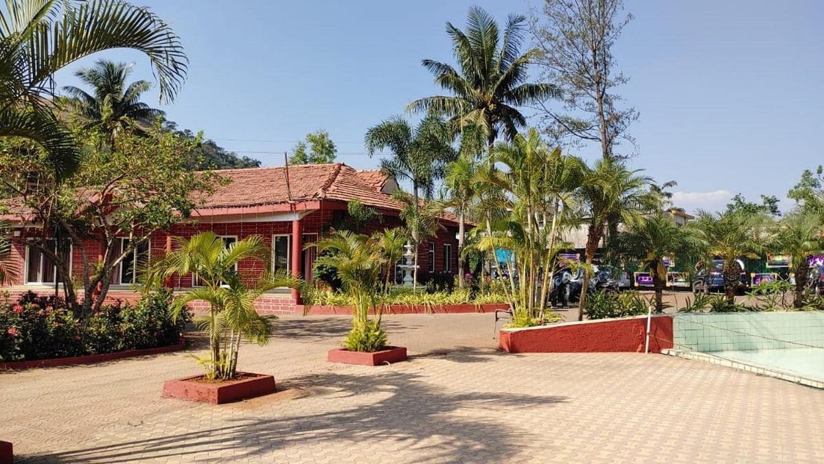 Whispering Woods Resort Lonavala Eksteriør bilde