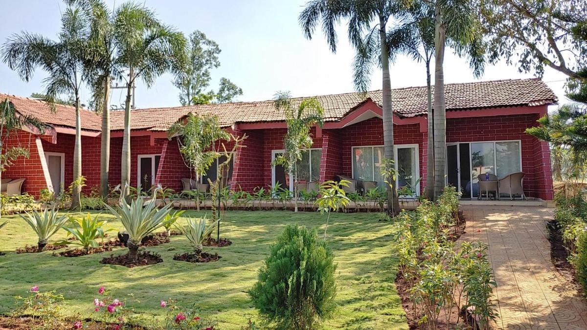 Whispering Woods Resort Lonavala Eksteriør bilde